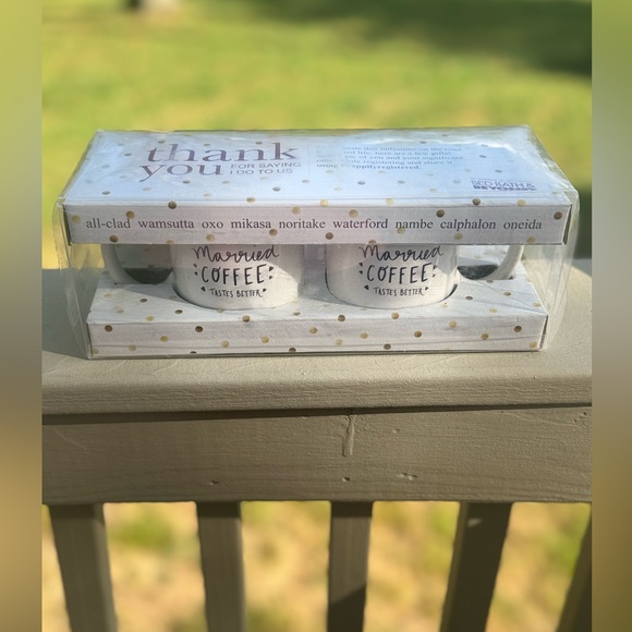 Set of Two coffee cups with two matching luggage tags - Picture 10 of 11